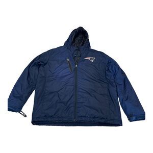 Vintage early 2000s NFL New England Patriots Puffer Jacket.  ‎ Size XL.